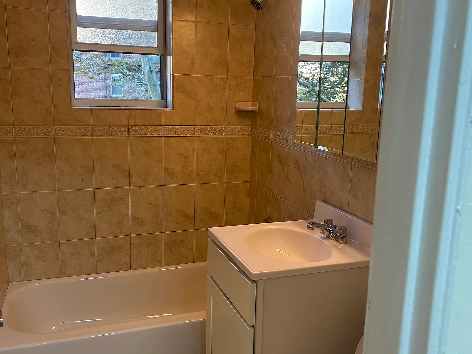 Studio, 450 sqft, $1,850 — Photo 4