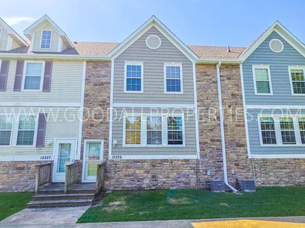 15229 Alpine Dr, Urbandale, IA 50323