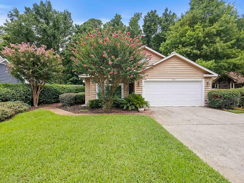 1289 Llewellyn Rd