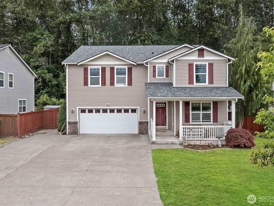 1st image of 908 Daffodil Avenue NE