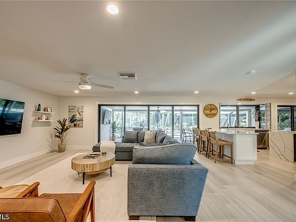 4th image of 1022 Lindgren Blvd