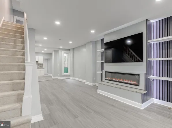 6142 Delancey St, Philadelphia, PA 19143