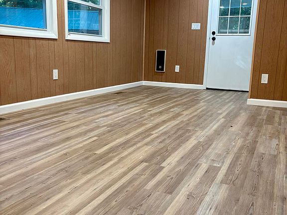 4th image of 108 Spruce Dr