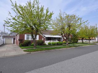 14 N Rumson Ave, Margate, NJ 08402