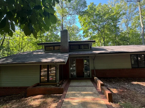1884 Holcomb Rock Rd, Lynchburg, VA 24503
