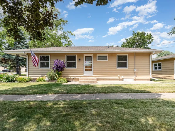 741 Gates St, West Chicago, IL 60185