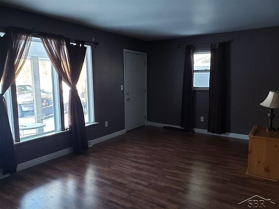 3rd image of 2400 Iowa Ave