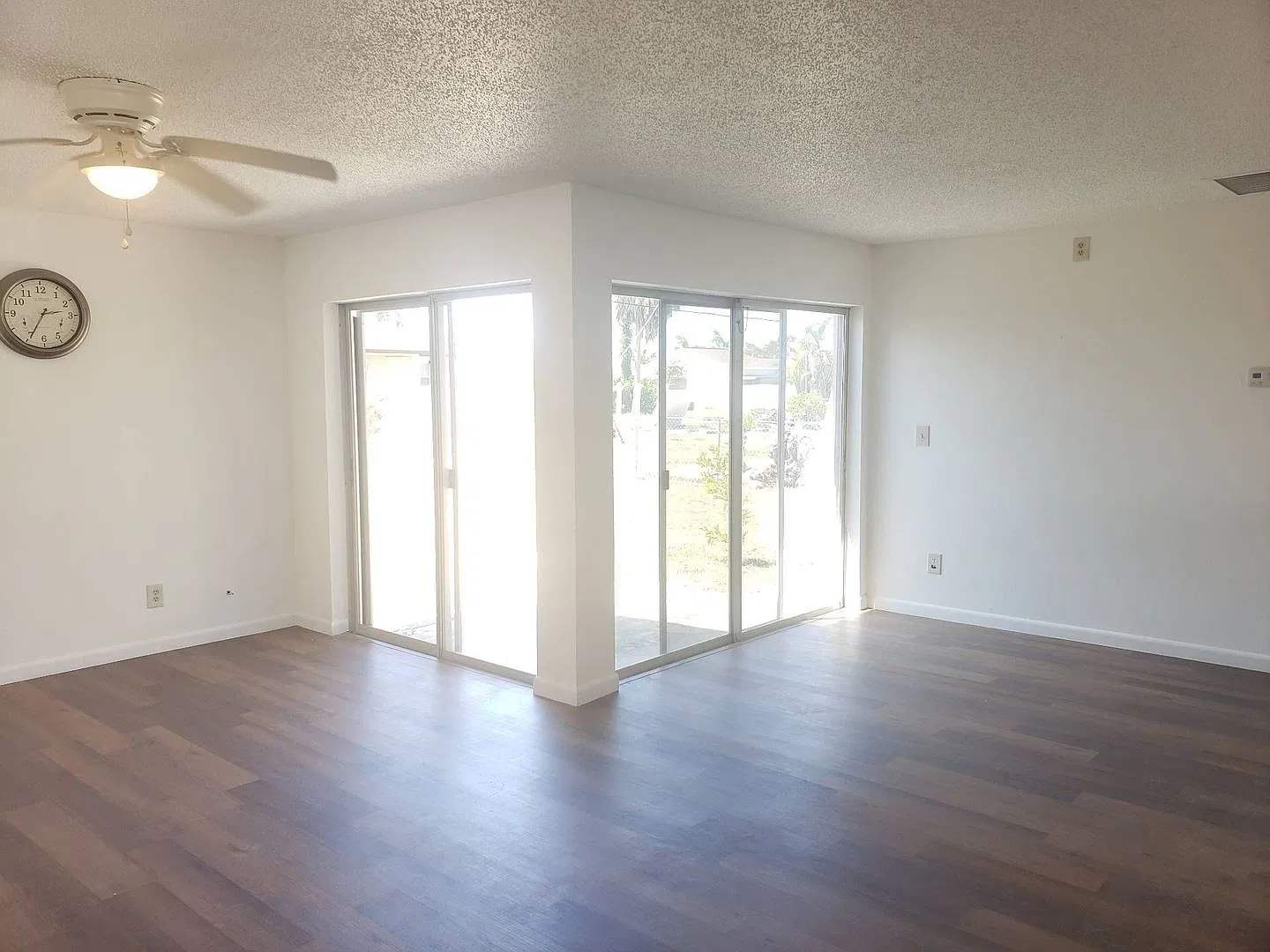 GREAT 3 bedroom 2 bath all new inside single family home with side entrance garage~ Large backyard — Photo 4