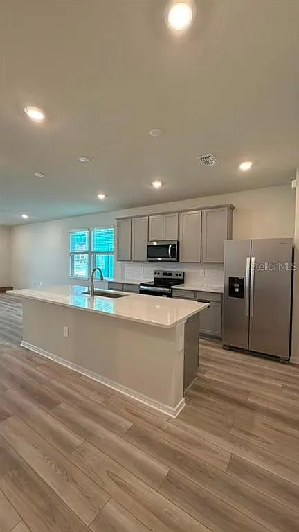4 bed, 2.5 bath, 1770 sqft, $2,550 — Photo 3