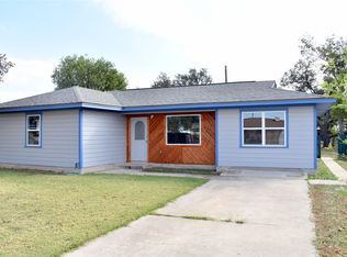 1203 Gantt St, Bangs, TX 76823