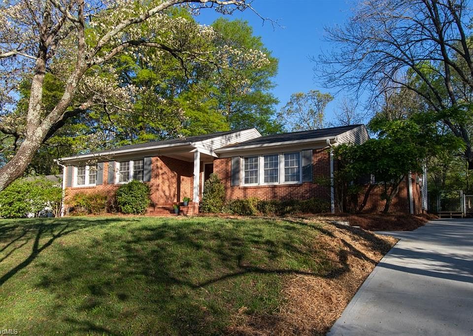1st image of 1103 Pender Ln
