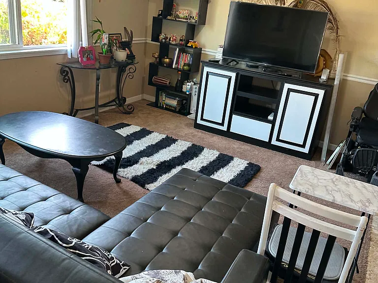 2600 Carlton Ln — Photo 8