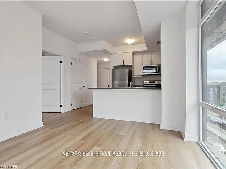 470 Dundas St E #423 — Photo 6