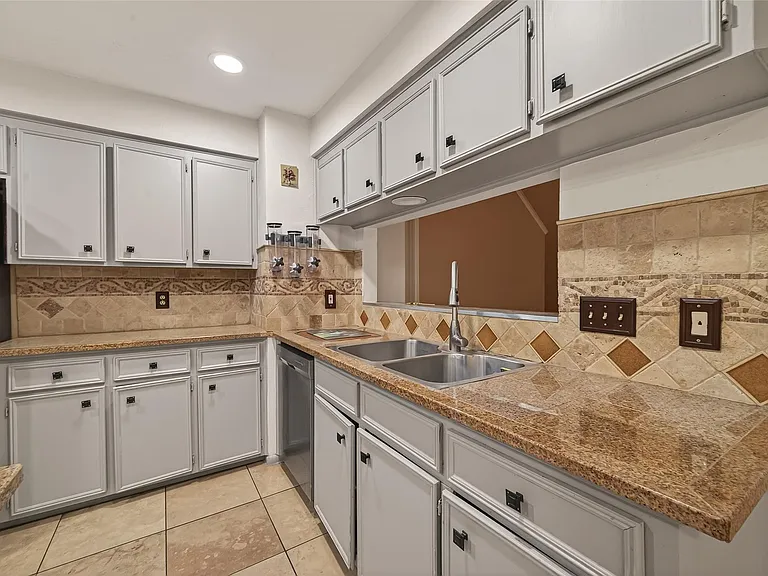 11331 Oakcenter Dr — Photo 6