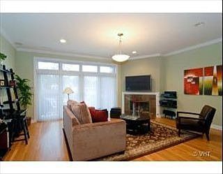 1st image of 2107 W Belmont Ave Unit 3A