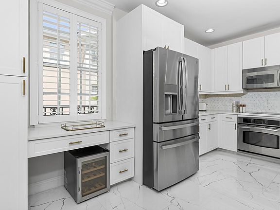 5th image of 1034 E Heritage Club Cir