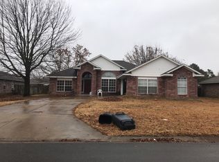 2004 Devyn Dr, Lavaca, AR 72941