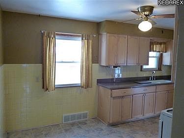 3rd image of 5448 Baker St