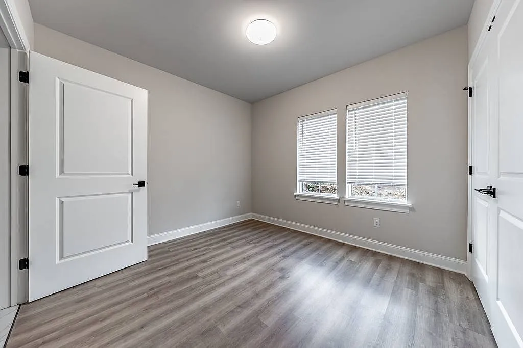 Studio, $2,625 — Photo 2