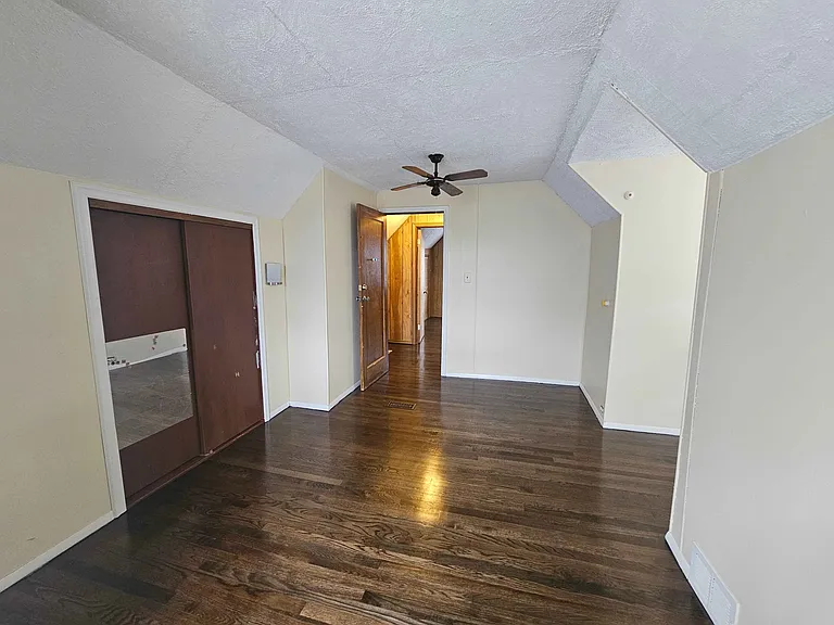 303 W Hawley St — Photo 25