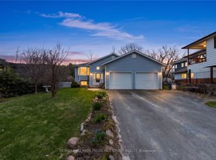 996 Arnold St, Innisfil, ON L0L 1C0