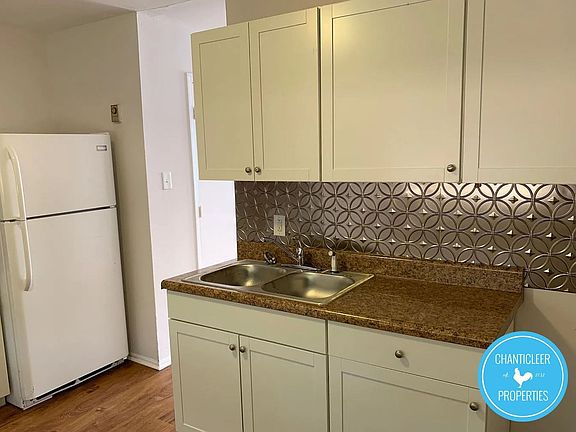 4th image of 210 Woodnell St