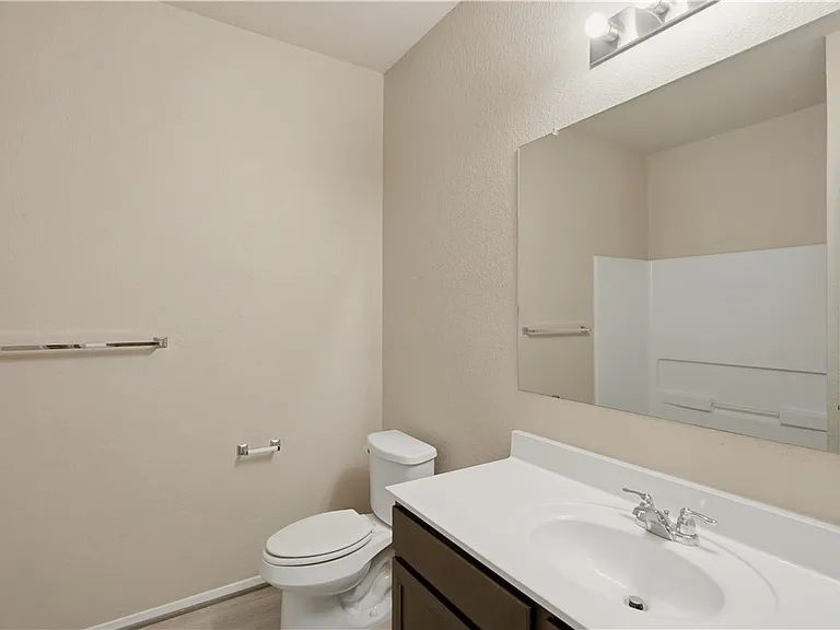 140 Fabarm Ln — Photo 20