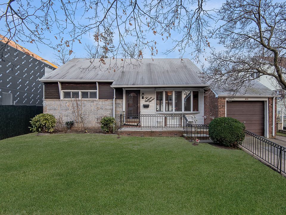 1st image of 21815 Hartland Ave