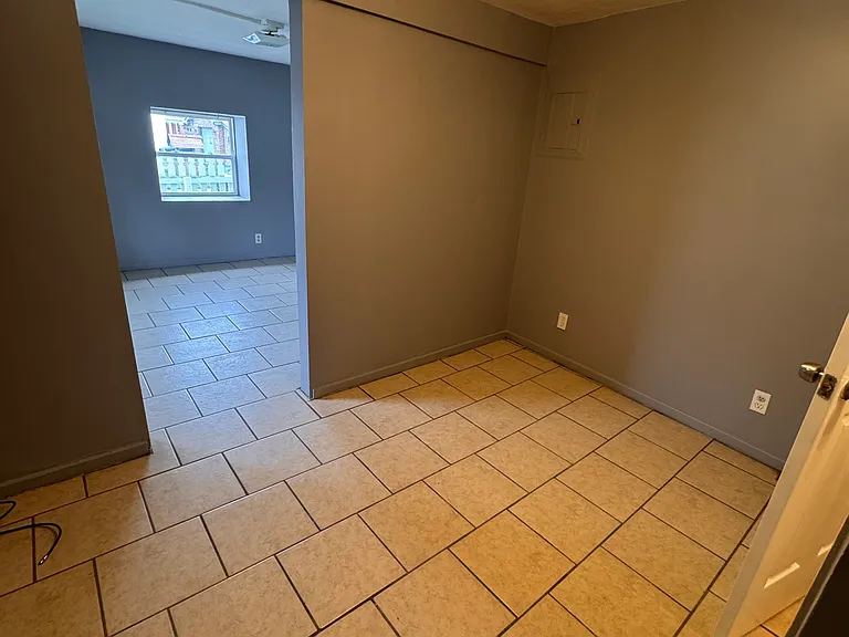 301 Main St #4 — Photo 4