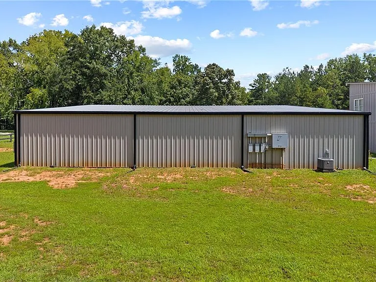 221 Columbus Dr — Photo 67