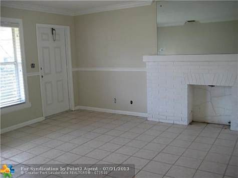 4th image of 1141 SW 30th St