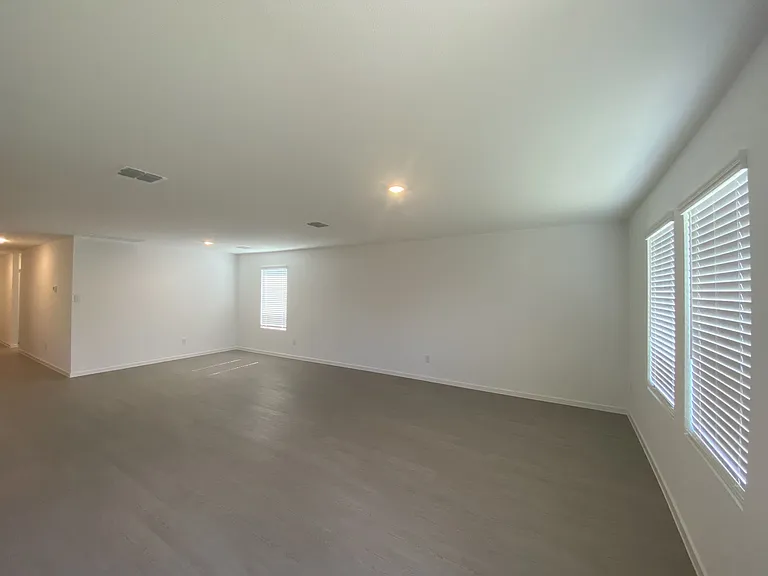 917 Shady Oaks Dr — Photo 4