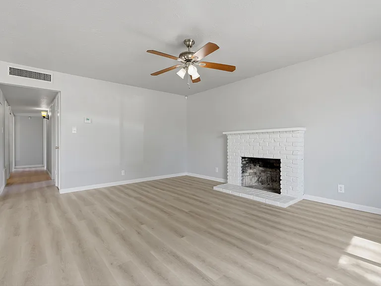 3665 N 8th St — Photo 2