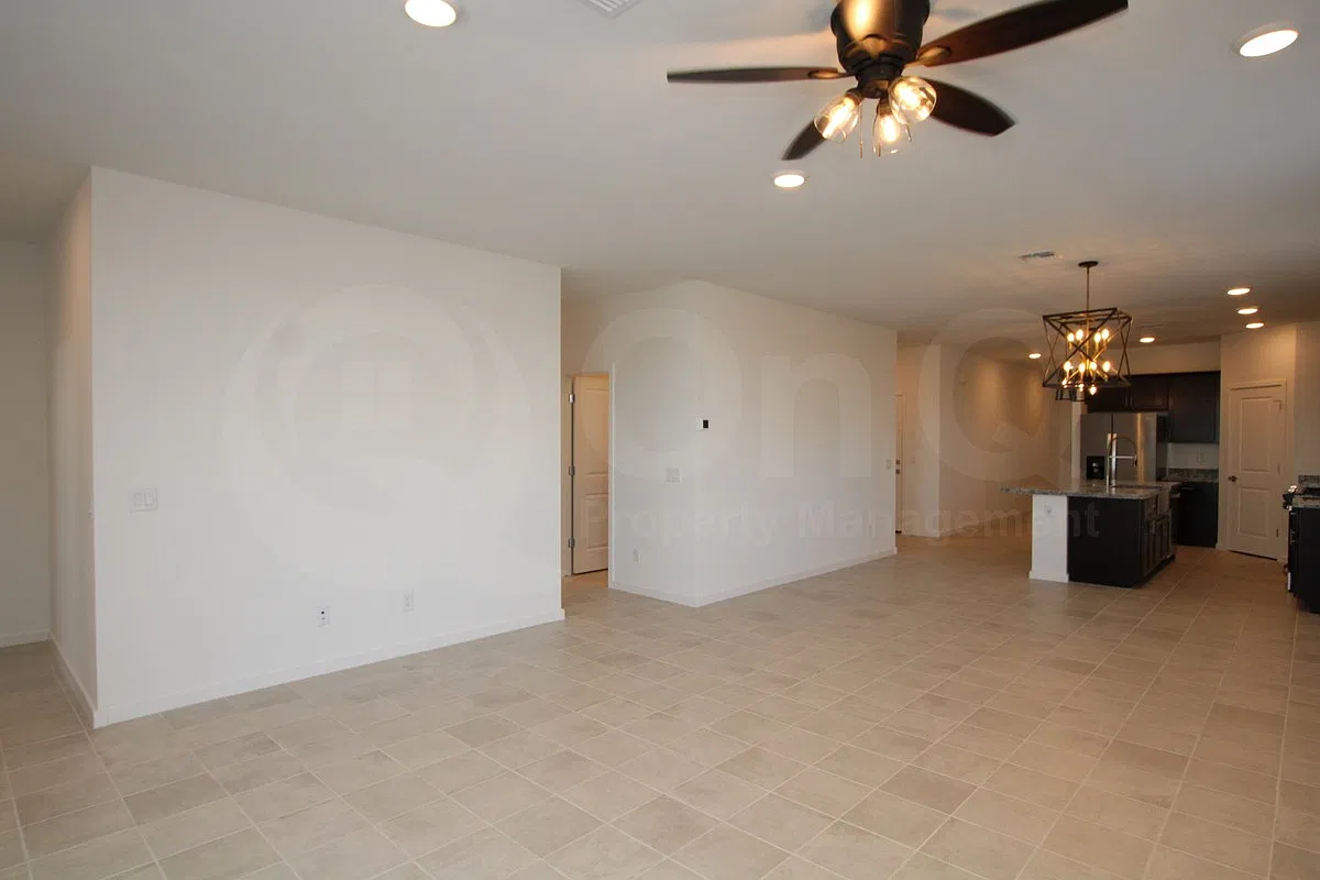 4 bed, 3.0 bath, 2049 sqft, $2,300 — Photo 3