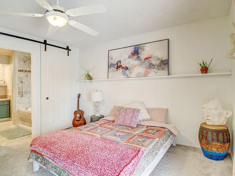 6308 W Port Royale Ln — Photo 16