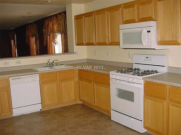 3rd image of 8568 Blowing Pines Dr