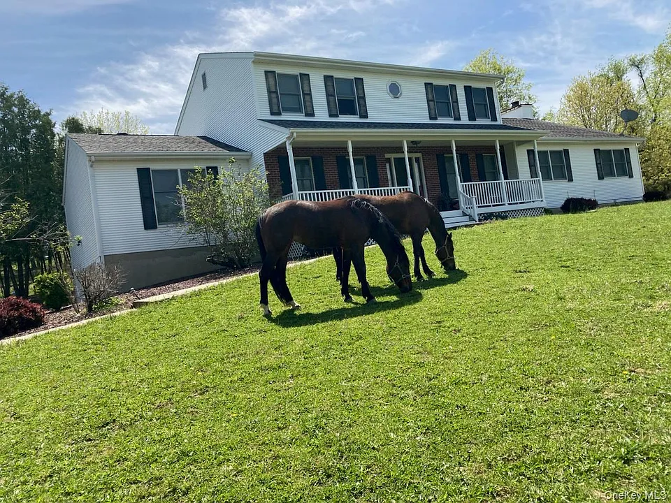 39 Blooms Corners Rd