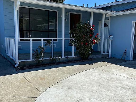 2nd image of 356 Seaforth Ct