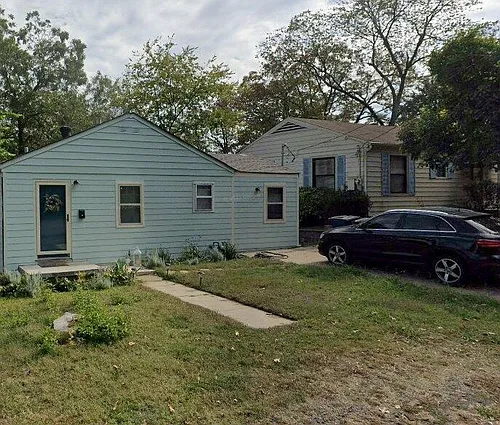 1112 Crest Rd Photo 1