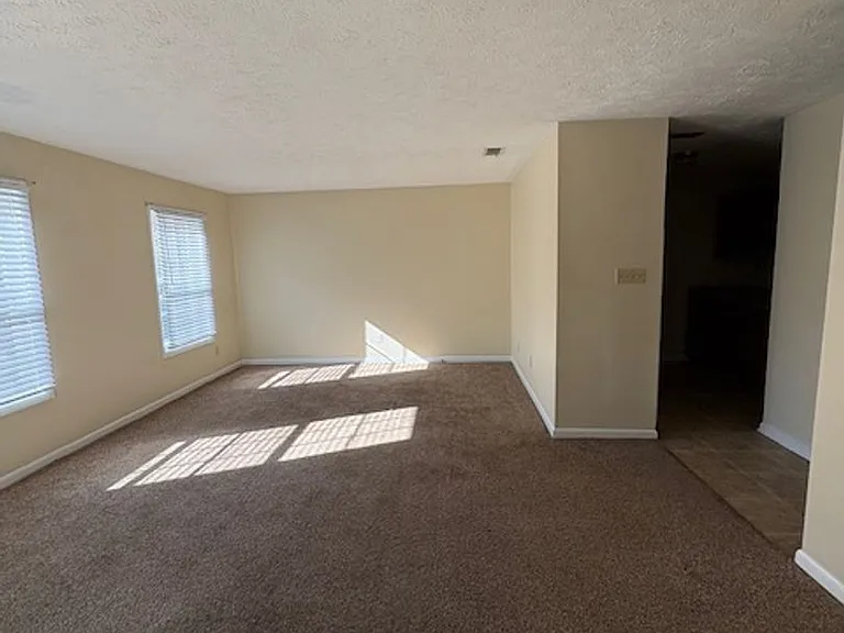 3820 John Marshall Rd — Photo 3