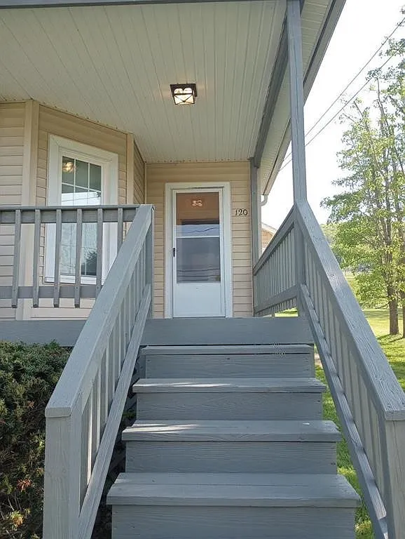 1 bed, 1.0 bath, 744 sqft, $825 — Photo 3