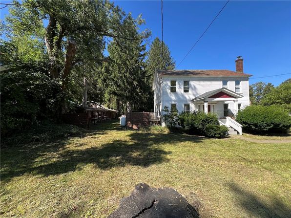 6 West St, Morris, NY 13808