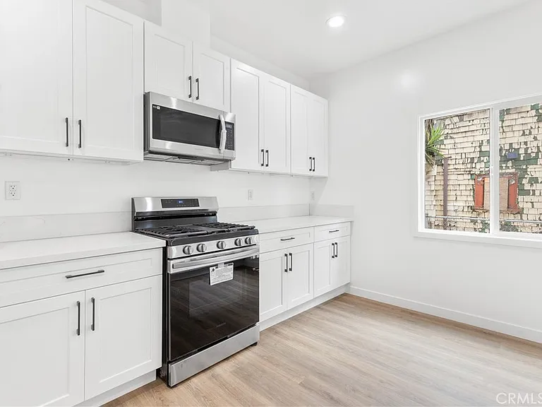 2636 S Normandie Ave — Photo 12