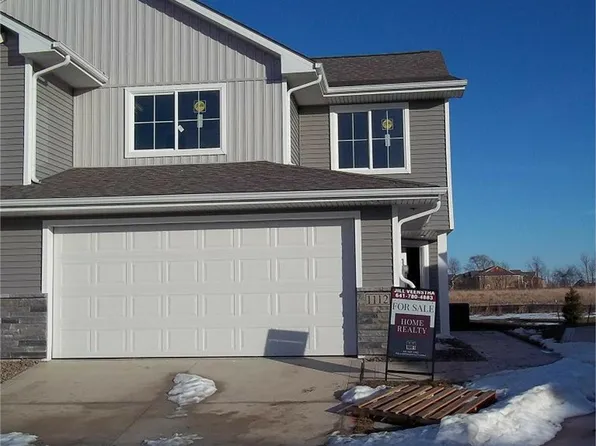1112 Sunflower Ln, Pella, IA 50219
