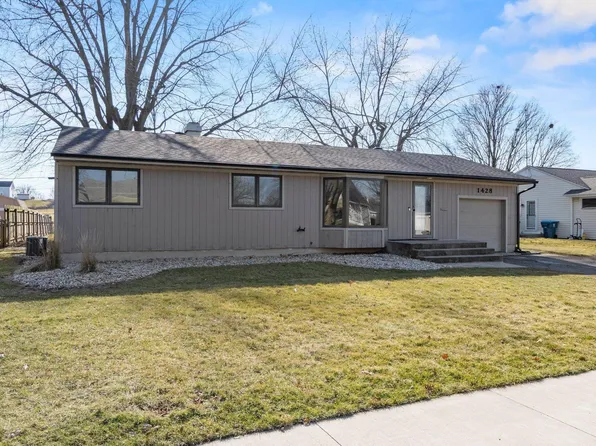 1428 S Park Dr, New Haven, IN 46774