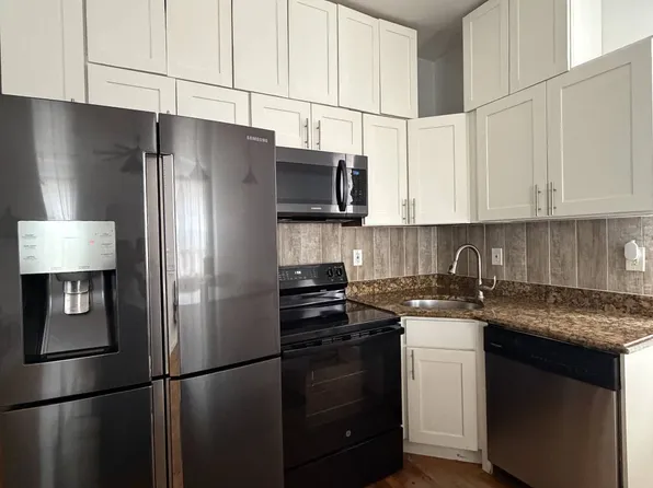 40 Eldert Ln Floor 3, Brooklyn, NY 11208