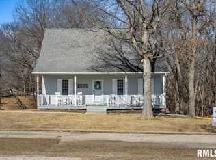 1463 Lakeview Rd N, Dahinda, IL 61428