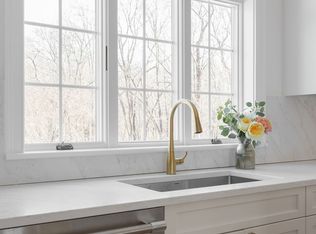 10 Temple St #A, Reading, MA 01867