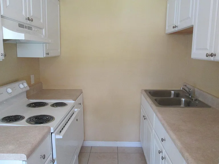 2408 W Fig St #A — Photo 20