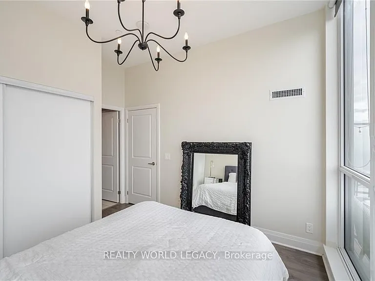 17 Zorra St #2407 — Photo 15